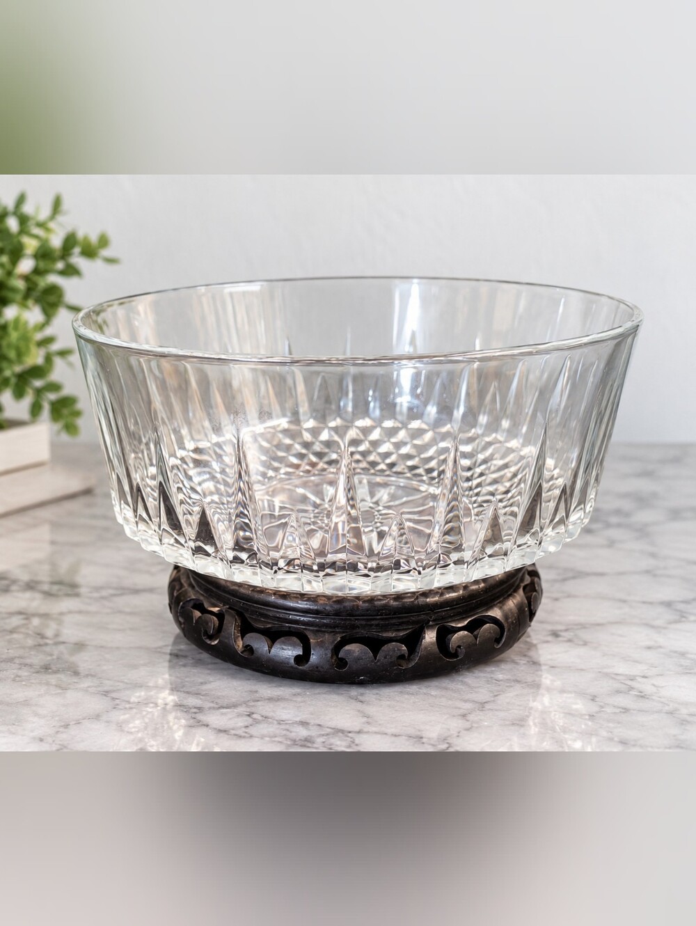 Vintage Arcoroc France Diamant Glass Serving Bowl 9" Starburst Diamond Large